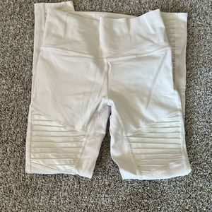 Alo Leggings